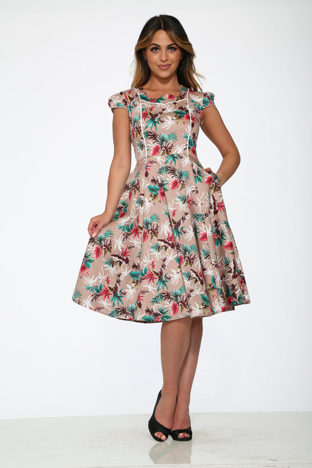 21090 Brown Hawaiian Print Swing Dress US 8 21090 Brown Hawaiian Print Swing Dress US 8